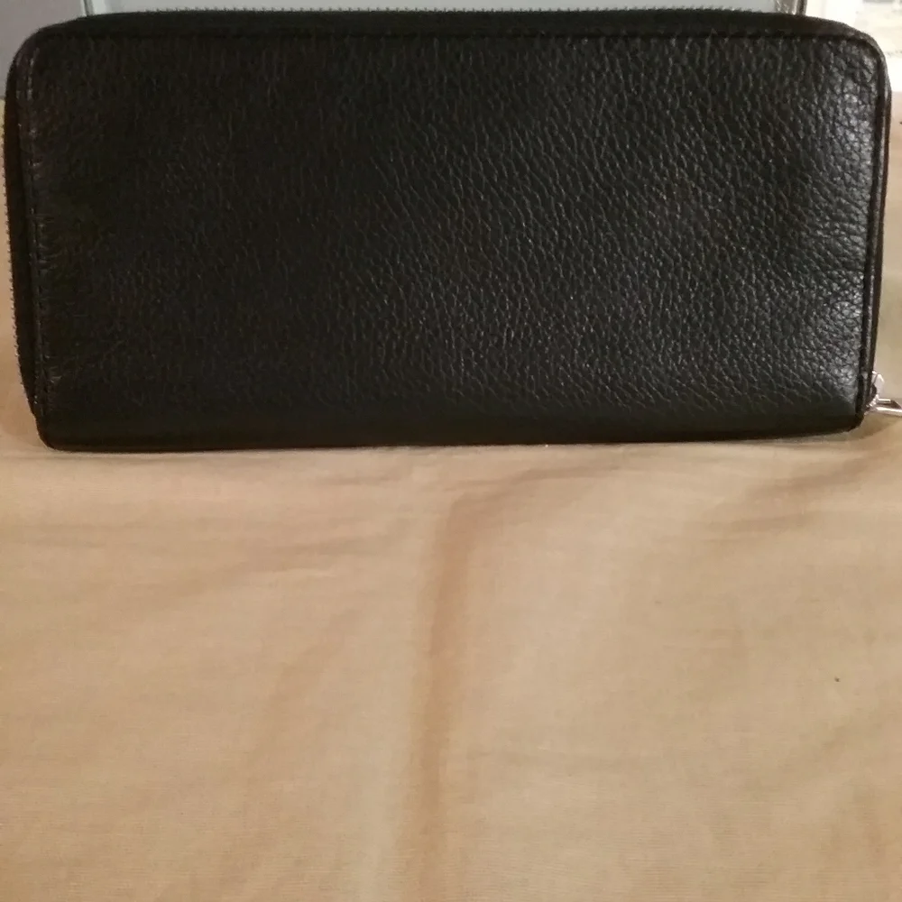 Authentic Michael Kors Zippy Black Wallet
